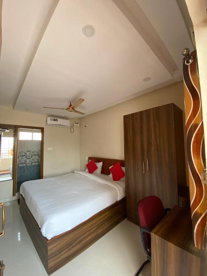 Hotel Renuka Visakhapatnam Esterno foto